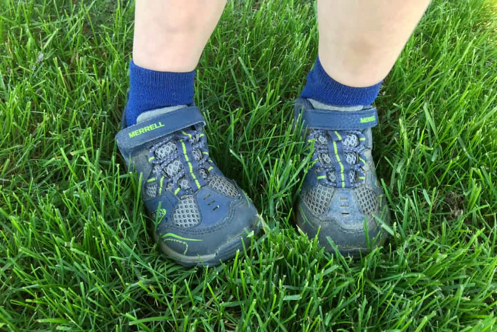 Guide to choosing kid hiking shoes
